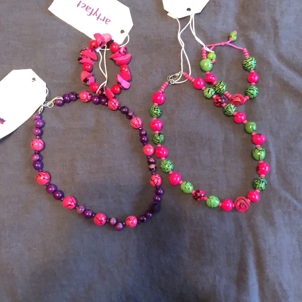 Girls Necklace Purple/Pink natural seeds - Picture 4 of 4